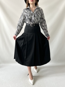 rozkloszowana grafitowa spódnica