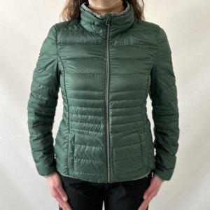 naturalny puch zielona kurtka pikowana ESPRIT