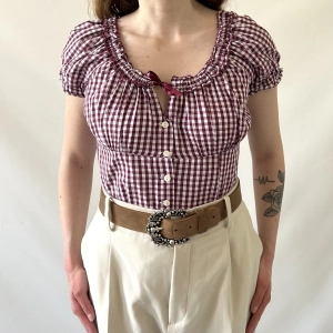 gorsetowa koszula w bordową kratkę